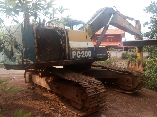 ขายรถขุดแบ็คโฮKOMATSU PC 200-5 เครื่อง 6BD เทอร์โบ เอกสารชื้อขาย 370,000บ. สนใจ 0835601591 หรือ 0903494058