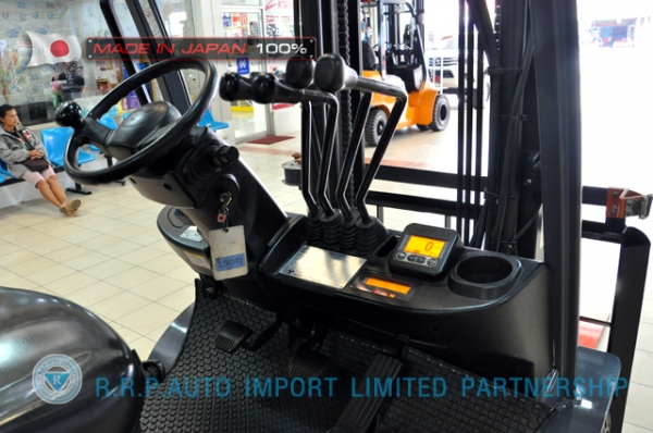 ขายรถโฟล์คลิฟท์มือสอง TOYOTA รุ่น 8FD20-14873 นำเข้าจากประเทศญี่ปุ่น 100\% ไม่เคยใช้งานในไทย