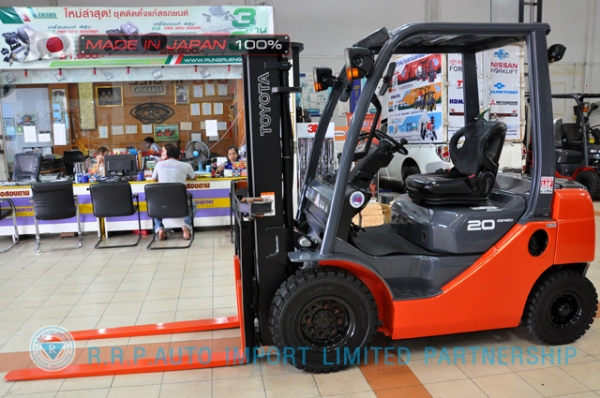 ขายรถโฟล์คลิฟท์มือสอง TOYOTA รุ่น 8FD20-14873 นำเข้าจากประเทศญี่ปุ่น 100\% ไม่เคยใช้งานในไทย