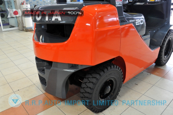 ขายรถโฟล์คลิฟท์มือสอง TOYOTA รุ่น 8FD20-14873 นำเข้าจากประเทศญี่ปุ่น 100\% ไม่เคยใช้งานในไทย