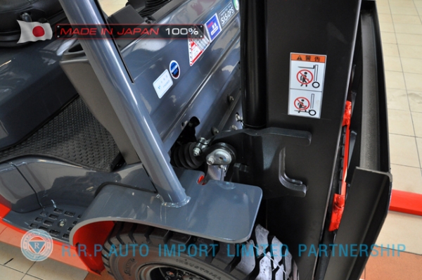 ขายรถโฟล์คลิฟท์มือสอง TOYOTA รุ่น 8FD20-12641 นำเข้าจากประเทศญี่ปุ่น 100\% ไม่เคยใช้งานในไทย