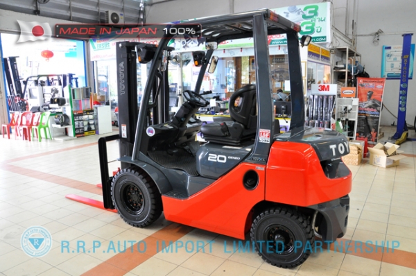 ขายรถโฟล์คลิฟท์มือสอง TOYOTA รุ่น 8FD20-12641 นำเข้าจากประเทศญี่ปุ่น 100\% ไม่เคยใช้งานในไทย