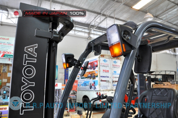 ขายรถโฟล์คลิฟท์มือสอง TOYOTA รุ่น 8FD20-12641 นำเข้าจากประเทศญี่ปุ่น 100\% ไม่เคยใช้งานในไทย