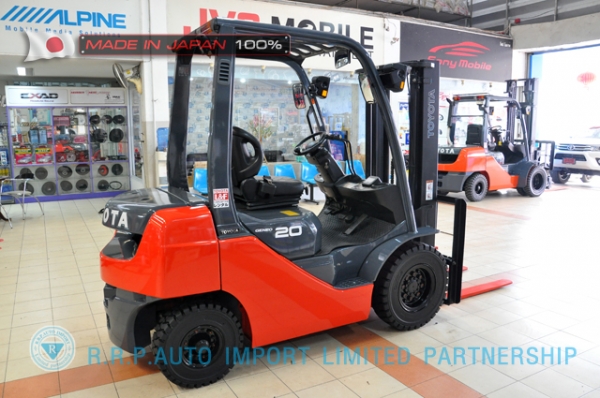 ขายรถโฟล์คลิฟท์มือสอง TOYOTA รุ่น 8FD20-12641 นำเข้าจากประเทศญี่ปุ่น 100\% ไม่เคยใช้งานในไทย