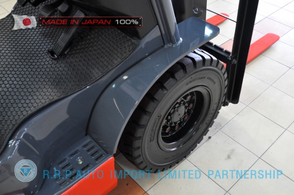 ขายรถโฟล์คลิฟท์มือสอง TOYOTA รุ่น 8FD20-12641 นำเข้าจากประเทศญี่ปุ่น 100\% ไม่เคยใช้งานในไทย