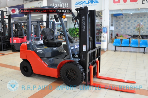 ขายรถโฟล์คลิฟท์มือสอง TOYOTA รุ่น 8FD20-12641 นำเข้าจากประเทศญี่ปุ่น 100\% ไม่เคยใช้งานในไทย