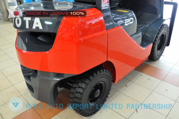 ขายรถโฟล์คลิฟท์มือสอง TOYOTA รุ่น 8FD20-12641 นำเข้าจากประเทศญี่ปุ่น 100\% ไม่เคยใช้งานในไทย