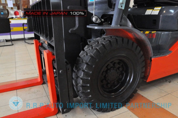 ขายรถโฟล์คลิฟท์มือสอง TOYOTA รุ่น 8FG25-11353 นำเข้าจากประเทศญี่ปุ่น 100\% ไม่เคยใช้งานในไทย