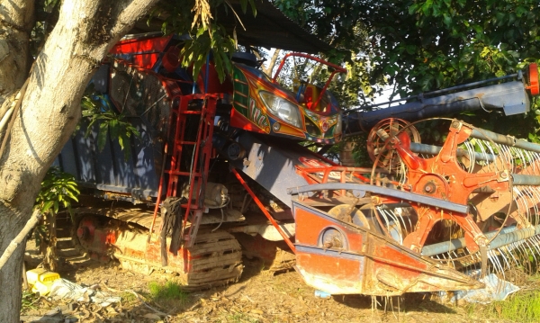 ขายรถเกี่ยวข้าว