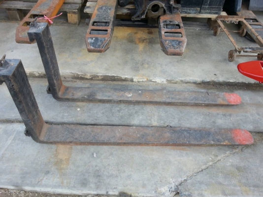 งารถยกขนาด 1.0 ตัน ราคา 1800 บาท