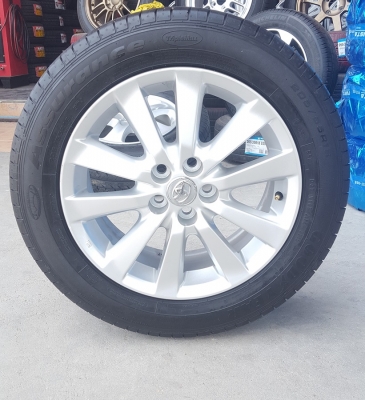 ขายล้อTOYOTA Alti ขอบ16ยางปี15 4 ล้อ
