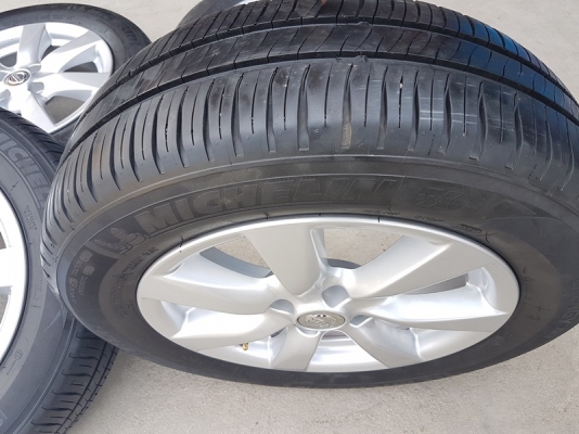 ขายล้อNISSAN ALMERA VL ยางปี1615  4 ล้อ