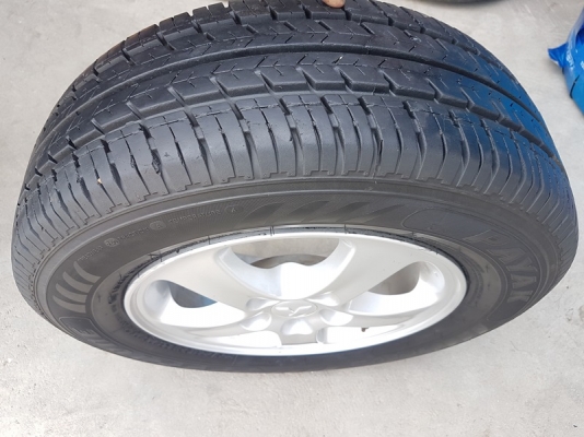 ขายล้อMitsubishi Triton 15ยาง205/70/15 ปี 14  4 ล้อ