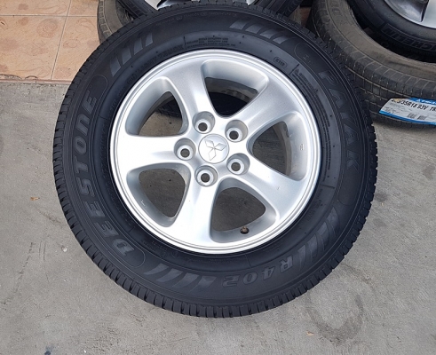 ขายล้อMitsubishi Triton 15ยาง205/70/15 ปี 14  4 ล้อ