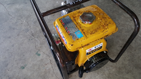 เข้าออก 2"&times; 2" นิ้ว ราคา3800 บาท 3.5 แรง 4 จังหวะ