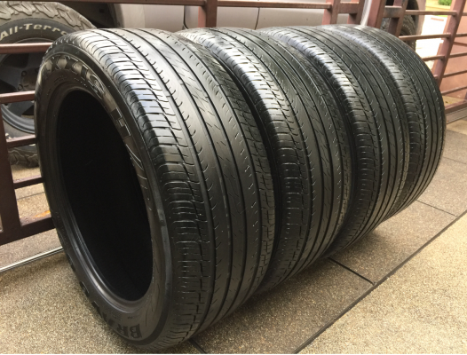 ยาง Maxxis 265 50 20 ปี14 ดอกเยอะ พร้อมใช้งาน ราคาไม่แพง