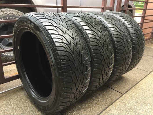 ยาง Aurora  265 50 20 กลางปี12 ดอกเต็ม ไม่มีปะ ราคาไม่แพง