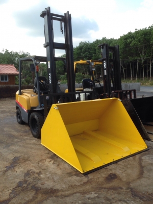 ขายรถโฟลคลิฟท์ TCM FD25T3 ,เสายกสูง 5 เมตร , เครื่องยนต์ดีเซล NISSAN TD27  ,งาปรับคว่ำหงาย , แถมฟรี ปุ้งกี๋ปากกว้าง 1.7 เมตร ลึก 1.5 เมตร , รถนำเข้าแท้จากญี่ปุ่น 100\%  ( รถไม่เคยใช้งานในเมืองไทย นำเข้าจากญี่ปุ่น )