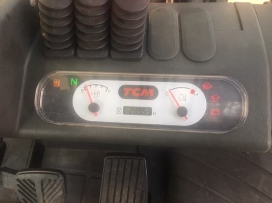 ขายรถโฟลคลิฟท์ TCM FD25T3 ,เสายกสูง 5 เมตร , เครื่องยนต์ดีเซล NISSAN TD27  ,งาปรับคว่ำหงาย , แถมฟรี ปุ้งกี๋ปากกว้าง 1.7 เมตร ลึก 1.5 เมตร , รถนำเข้าแท้จากญี่ปุ่น 100\%  ( รถไม่เคยใช้งานในเมืองไทย นำเข้าจากญี่ปุ่น )