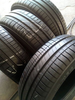 185/70R13  MICHELIN ENERGY XM-2 ปี14  สวยมาก ไม่มีปะ  โทร.063-286-3551 ตจว.ส่งได้ครับ