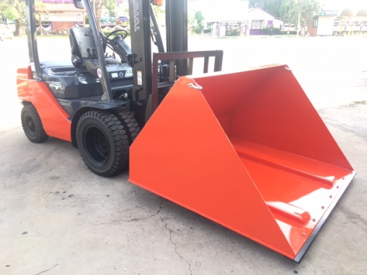 ขายรถโฟลคลิฟท์ TOYOTA  8FD25 ,เสายกสูง 5 เมตร , เครื่องยนต์ดีเซล 3Z  ,งาปรับคว่ำหงาย , ปุ้งกี๋ปากกว้าง 1.7 เมตร , รถนำเข้าแท้จากญี่ปุ่น 100\%  ( รถไม่เคยใช้งานในเมืองไทย นำเข้าจากญี่ปุ่น )