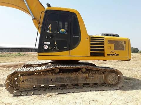 KOMATSU PC200-6