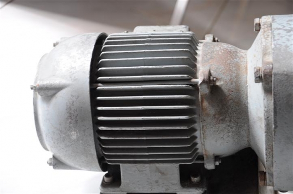 แท่นหินเจียร รุ่นเก่า หน้าหินขนาด 5นิ้ว สภาพดี ใช้ไฟ 220V แท่นหินเจียร รุ่นเก่า หน้าหินขนาด 5นิ้ว สภาพดี ใช้ไฟ 220V