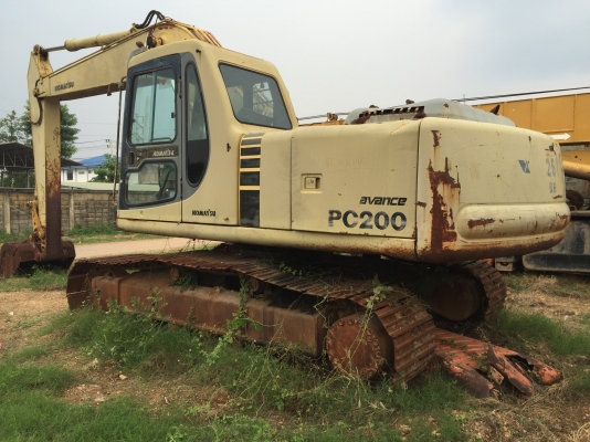 ขายรถแบคโค KOMATHU PC200-6 เครื่อง KOMATHU  ช่วงล้างเต็ม ระบบไฟไม่มี ราคา600000 ต่อรอง 081-3531946 ต่อ.บางนา รถอยู่ กทม