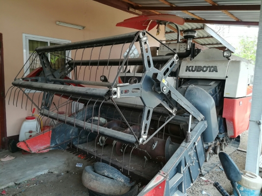 รถเกี่ยวข้าว KUBOTA DG70