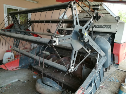 รถเกี่ยวข้าว KUBOTA DG70