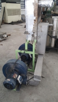 ขายโบเวอร์เป่าลมร้อน 150 องศา มี 2 ชุดราคาชุดละ 20,000 บาท ขายโบเวอร์เป่าลมร้อน 150 องศา มี 2 ชุดราคาชุดละ 20,000 บาท