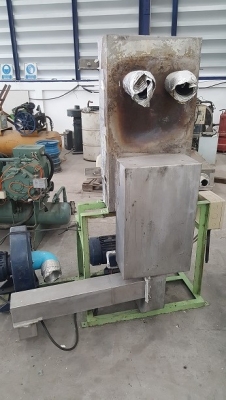 ขายโบเวอร์เป่าลมร้อน 150 องศา มี 2 ชุดราคาชุดละ 20,000 บาท