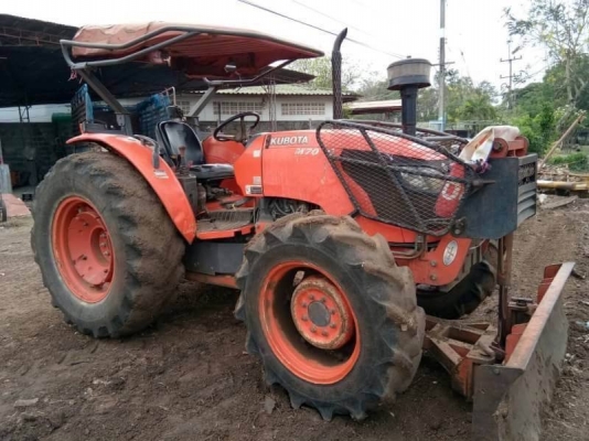 KUBOTA M 7040 ปี52 ราคา 355,000 บาท 4,530 ชม. เครื่องดี เกียร์แรง ยางดี. (ใบมีด-หาง 6) เอกสารเล่มทะเบียน รถอยู่ จ.ศรีษะเกศ 0610710295 ไอดีไลน์ 0610710295 KUBOTA M 7040 ปี52 ราคา 355,000 บาท 4,530 ชม. เครื่องดี เกียร์แรง ยางดี. (ใบมีด-หาง 6) เอกสารเล่มทะเบียน รถอยู่ จ.ศรีษะเกศ 0610710295 ไอดีไลน์ 0610710295