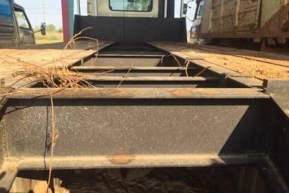 HINO MEGA 320 ปี 48 ราคา 1,285,000 บาท เครื่อง 320 แรง 2 เพลา หัวยาง ยางดี คัสชีสวย หางเหล็กไอบีม (ต่อใหม่) เอกสารเล่มทะเบียน  รถอยู่ จ.สกลนคร โทร&amp;ไอดีไลน์ 0610710295