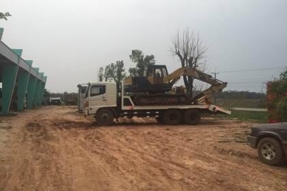 HINO MEGA 320 ปี 48 ราคา 1,285,000 บาท เครื่อง 320 แรง 2 เพลา หัวยาง ยางดี คัสชีสวย หางเหล็กไอบีม (ต่อใหม่) เอกสารเล่มทะเบียน  รถอยู่ จ.สกลนคร โทร&amp;ไอดีไลน์ 0610710295