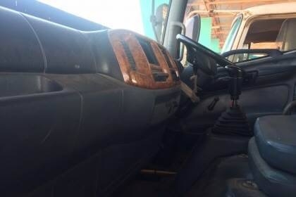 HINO MEGA 320 ปี 48 ราคา 1,285,000 บาท เครื่อง 320 แรง 2 เพลา หัวยาง ยางดี คัสชีสวย หางเหล็กไอบีม (ต่อใหม่) เอกสารเล่มทะเบียน  รถอยู่ จ.สกลนคร โทร&amp;ไอดีไลน์ 0610710295