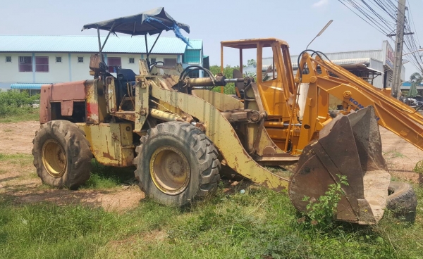 ขาย รถตัก KOMATSU 515 สภาพพร้อมใช้งาน เครื่องดี ปั้มแรง ราคาคุยกันได้ครับ