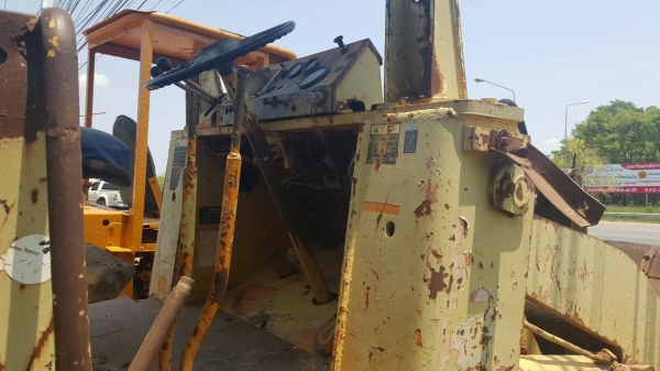 ขาย รถตัก KOMATSU 515 สภาพพร้อมใช้งาน เครื่องดี ปั้มแรง ราคาคุยกันได้ครับ