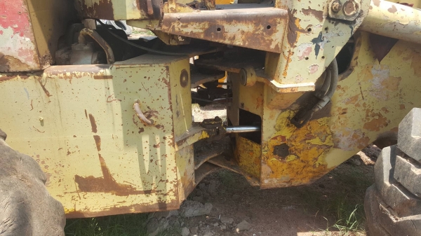 ขาย รถตัก KOMATSU 515 สภาพพร้อมใช้งาน เครื่องดี ปั้มแรง ราคาคุยกันได้ครับ