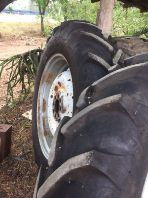 ขายยาง ขอบ 14.9-38 สนใจโทร 084-8194133