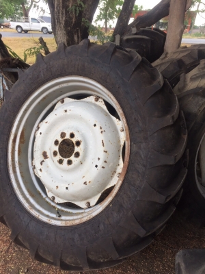 ขายยาง ขอบ 14.9-38 สนใจโทร 084-8194133