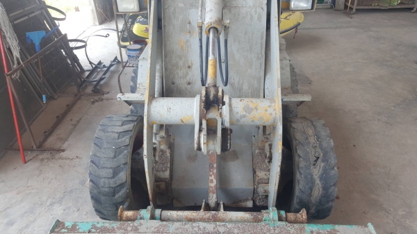ขาย รถตัก KOMATSU SK05 รถใช้งานได้ดี เครื่องดี ปั้มดี ยางไม่สวยต้องเปลี่ยน 2 เส้นครับ