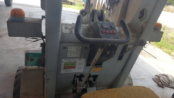 ขาย รถตัก KOMATSU SK05 รถใช้งานได้ดี เครื่องดี ปั้มดี ยางไม่สวยต้องเปลี่ยน 2 เส้นครับ