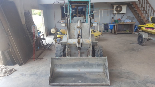 ขาย รถตัก KOMATSU SK05 รถใช้งานได้ดี เครื่องดี ปั้มดี ยางไม่สวยต้องเปลี่ยน 2 เส้นครับ