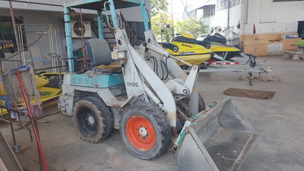 ขาย รถตัก KOMATSU SK05 รถใช้งานได้ดี เครื่องดี ปั้มดี ยางไม่สวยต้องเปลี่ยน 2 เส้นครับ
