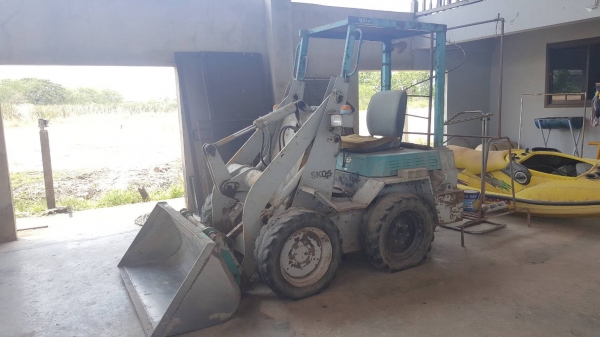 ขาย รถตัก KOMATSU SK05 รถใช้งานได้ดี เครื่องดี ปั้มดี ยางไม่สวยต้องเปลี่ยน 2 เส้นครับ