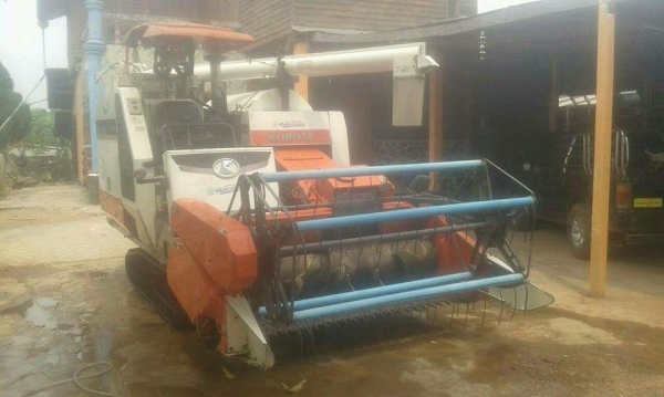 ขายรถเกี่ยวข้าว DC68G พร้อมเทรลเลอร์ลากจูง สภาพสวยพร้อมใช้งาน ราคา280,000 สนใจโทร 090-8588220คุณนะ 093-3258446คุณบิว เว็บไซต์ส่วนตัว www.narong2truck.com www.truck.in.th/498 ID: narong498 ID: 09332584461 เพจ Facebook ณรงค์ ซื้อขายรถมือสอง กลุ่ม Facebook ณ