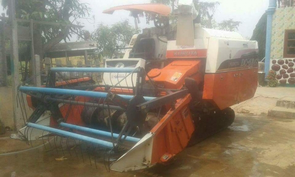 ขายรถเกี่ยวข้าว DC68G พร้อมเทรลเลอร์ลากจูง สภาพสวยพร้อมใช้งาน ราคา280,000 สนใจโทร 090-8588220คุณนะ 093-3258446คุณบิว เว็บไซต์ส่วนตัว www.narong2truck.com www.truck.in.th/498 ID: narong498 ID: 09332584461 เพจ Facebook ณรงค์ ซื้อขายรถมือสอง กลุ่ม Facebook ณ