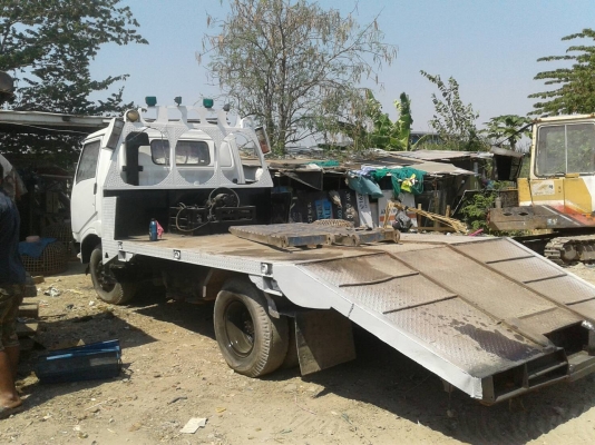 กระบะท้ายลาด Hino KM777 มีมอเตอร์วินซ์