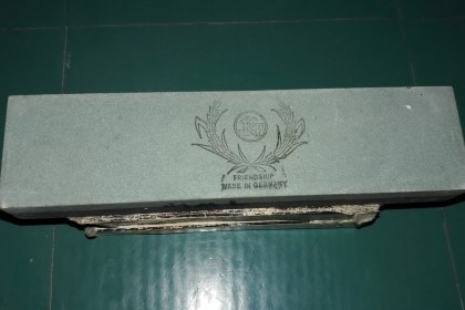 ขายหินลับมีดตรารวงข้าวงานเก่าเก็บ  MADE IN GERMANY.